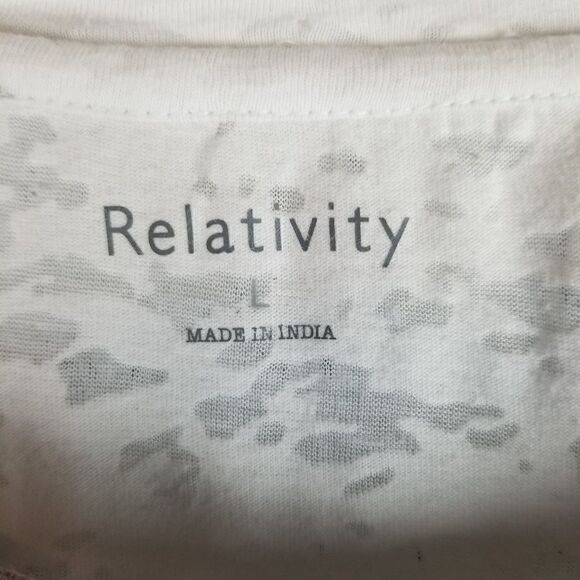Relativity Abstract Print Burnout Tee. Size L. - Picture 2 of 8